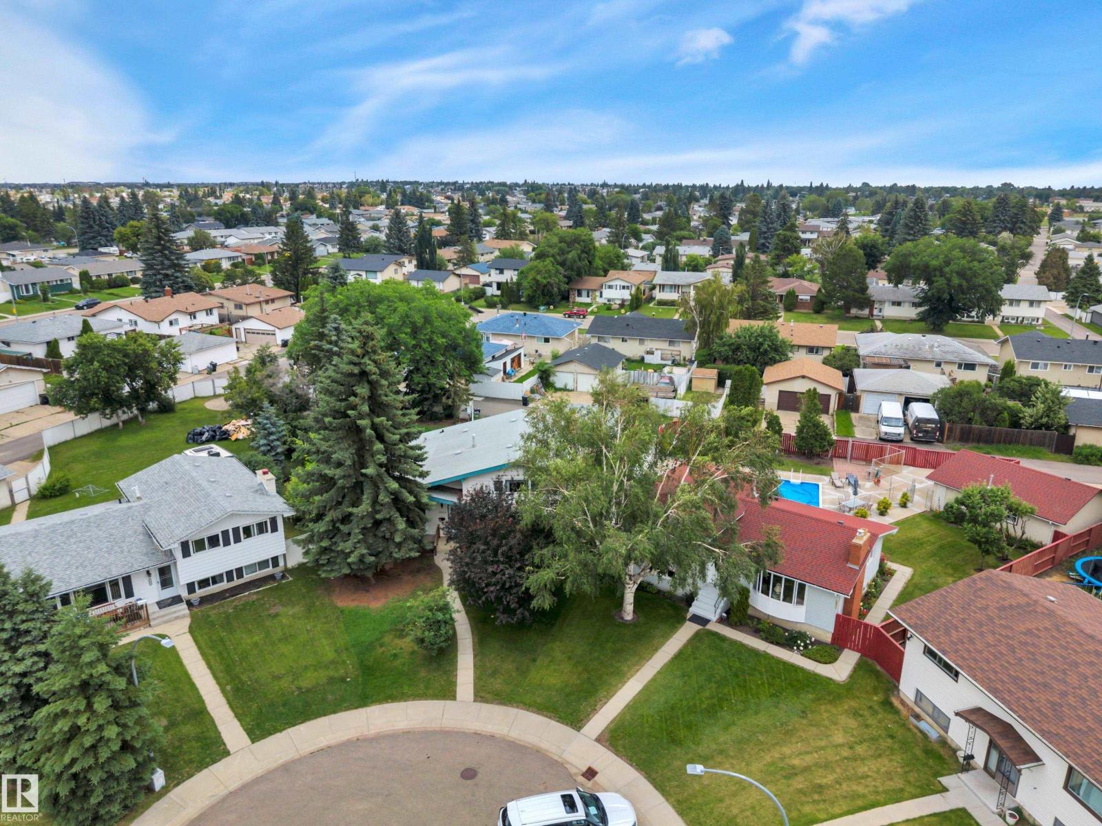 7604 149 AV NW - 4