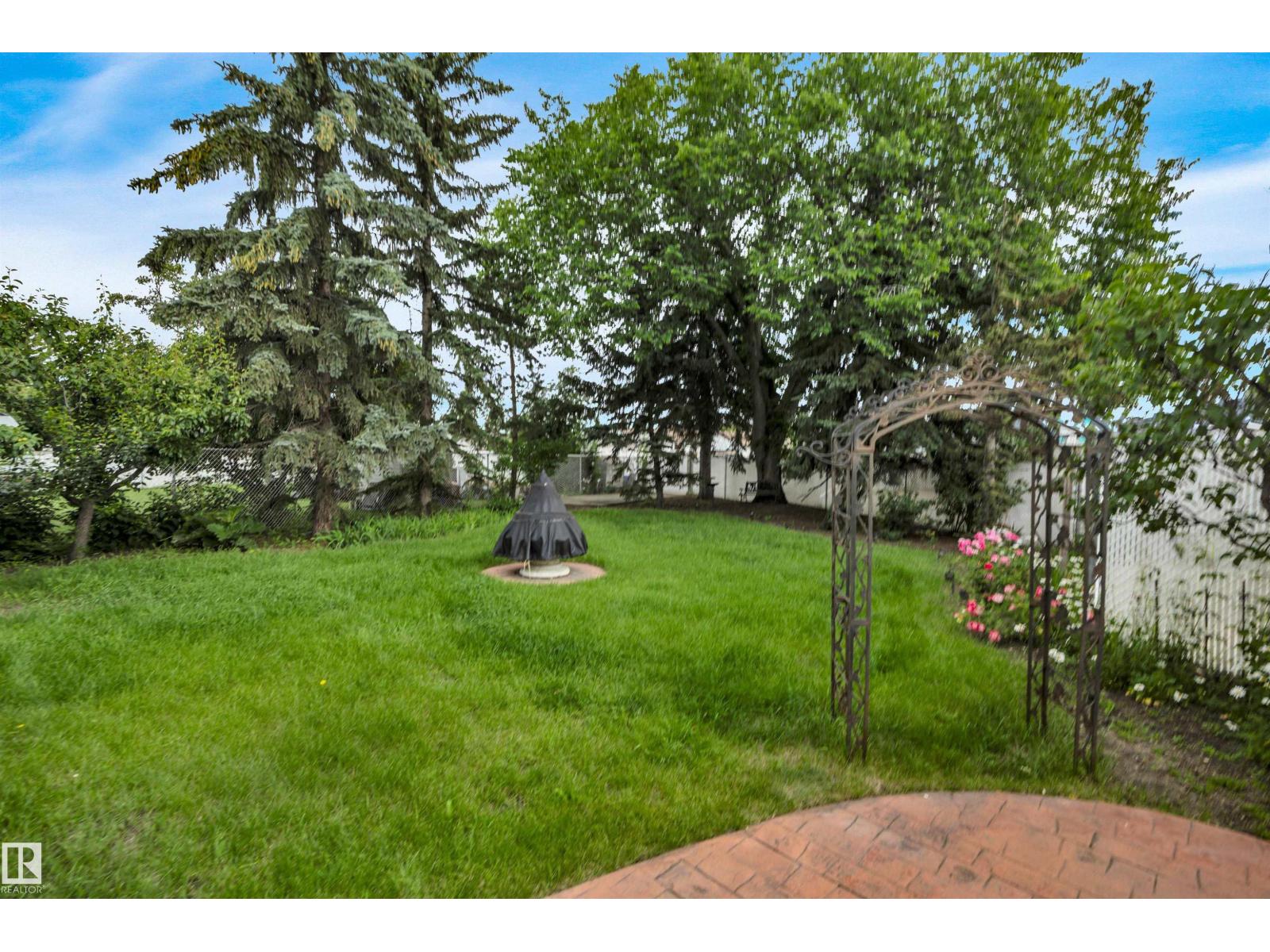 7604 149 AV NW - 49