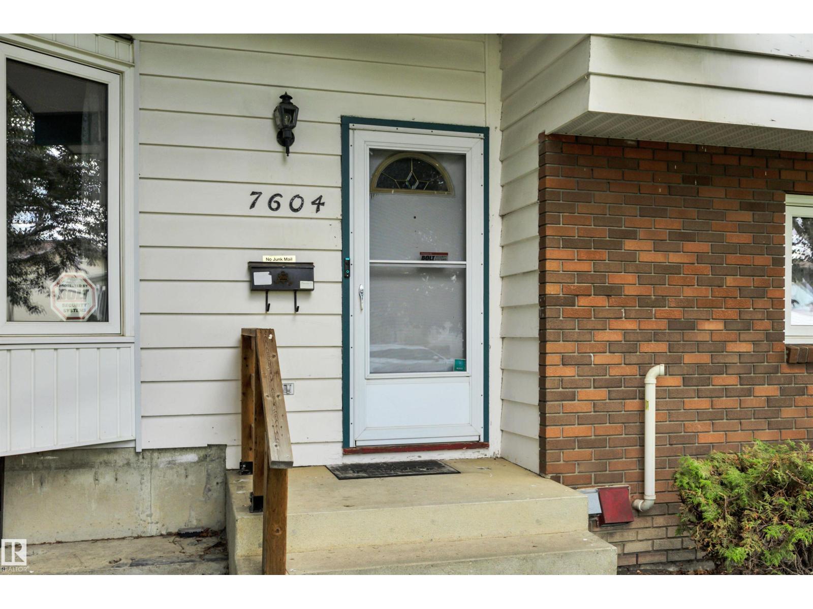7604 149 AV NW - 5