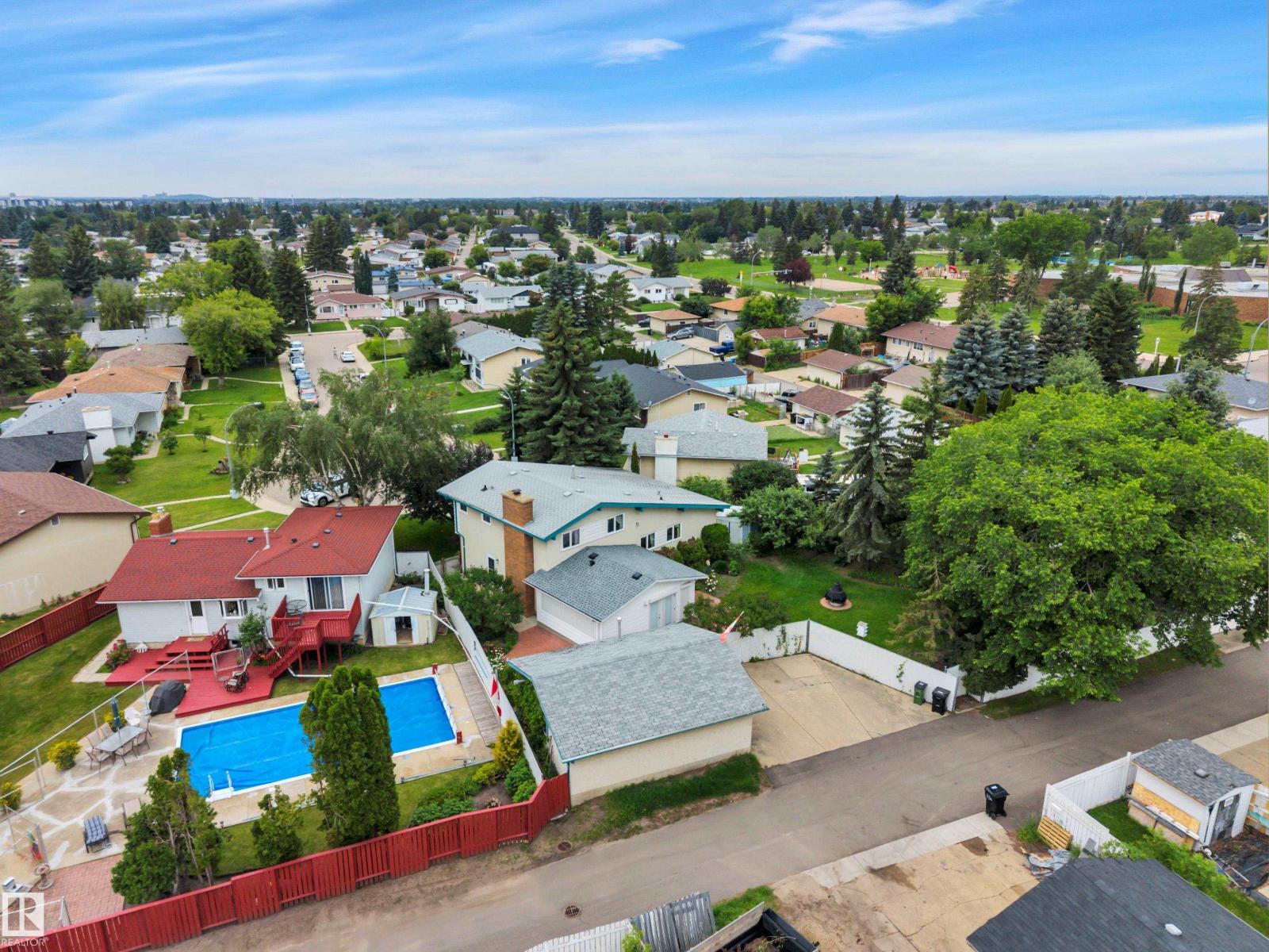 7604 149 AV NW - 55