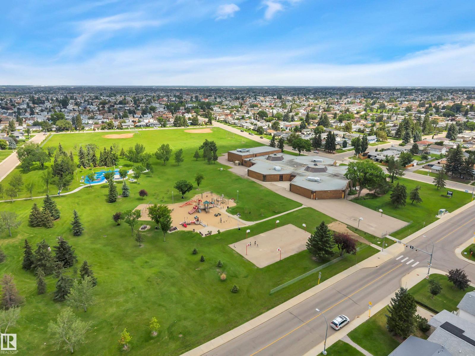 7604 149 AV NW - 64