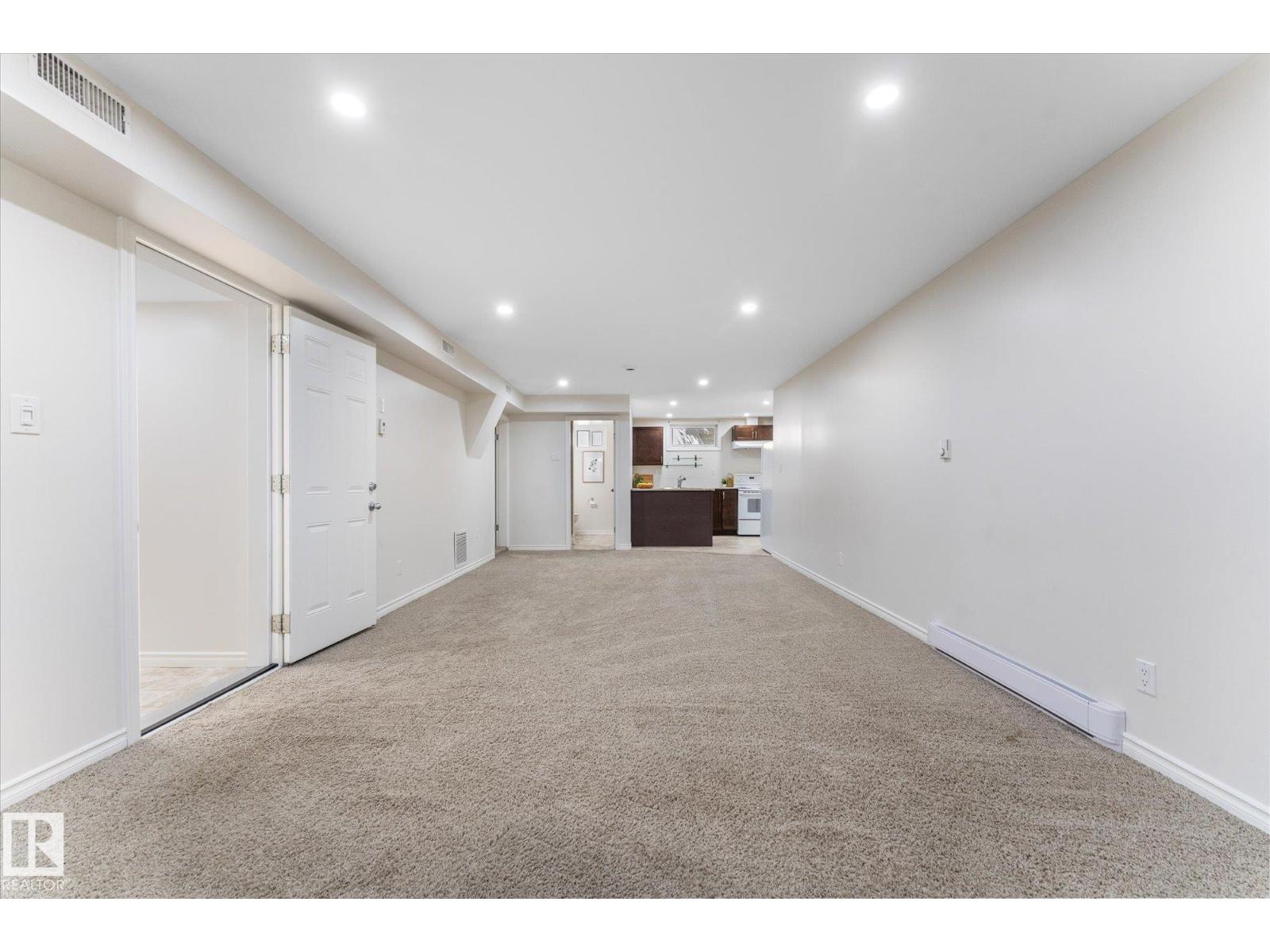 10803 136 AV NW - 25