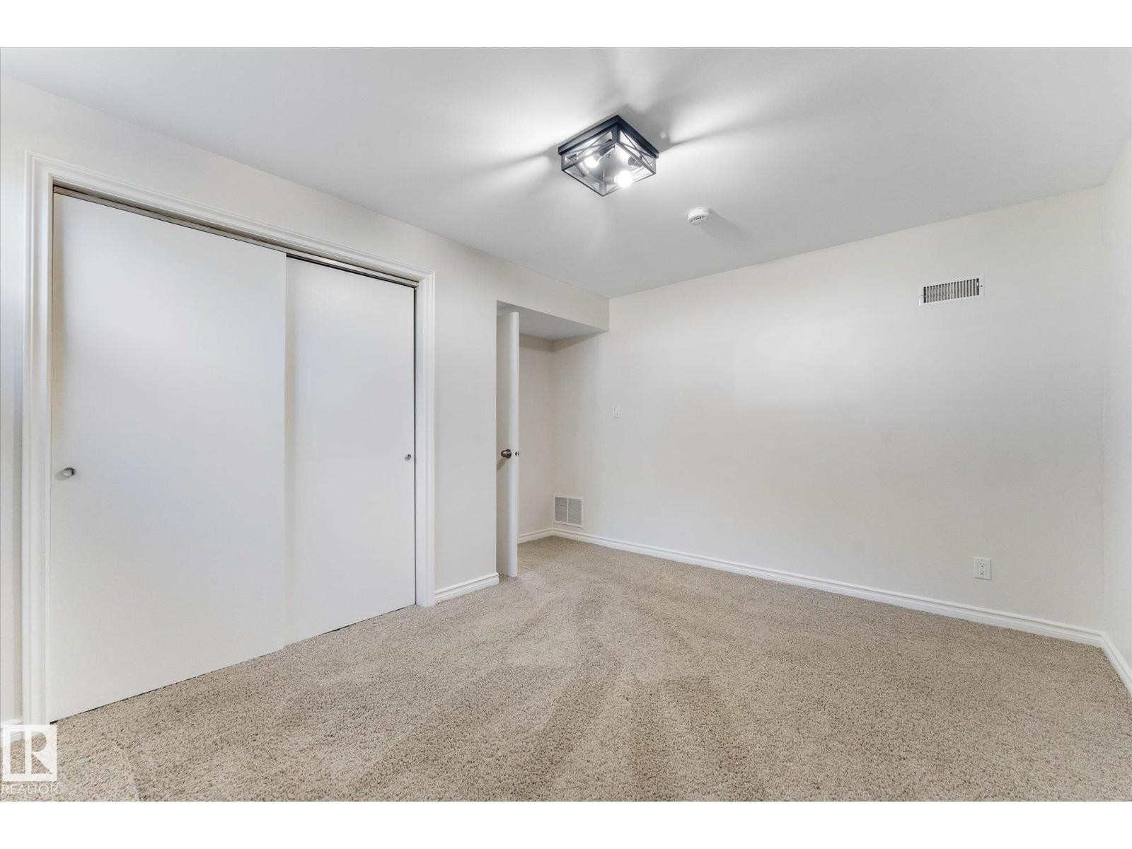 10803 136 AV NW - 32