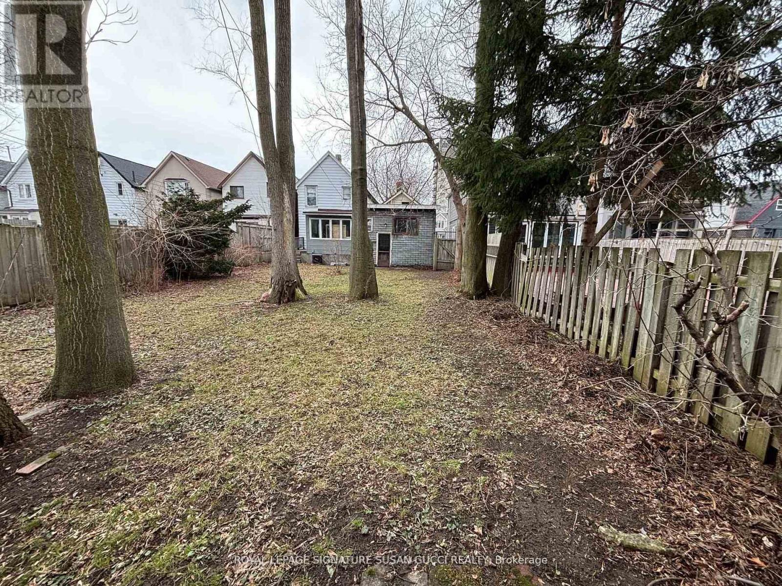 Extra deep 150ft lot!
