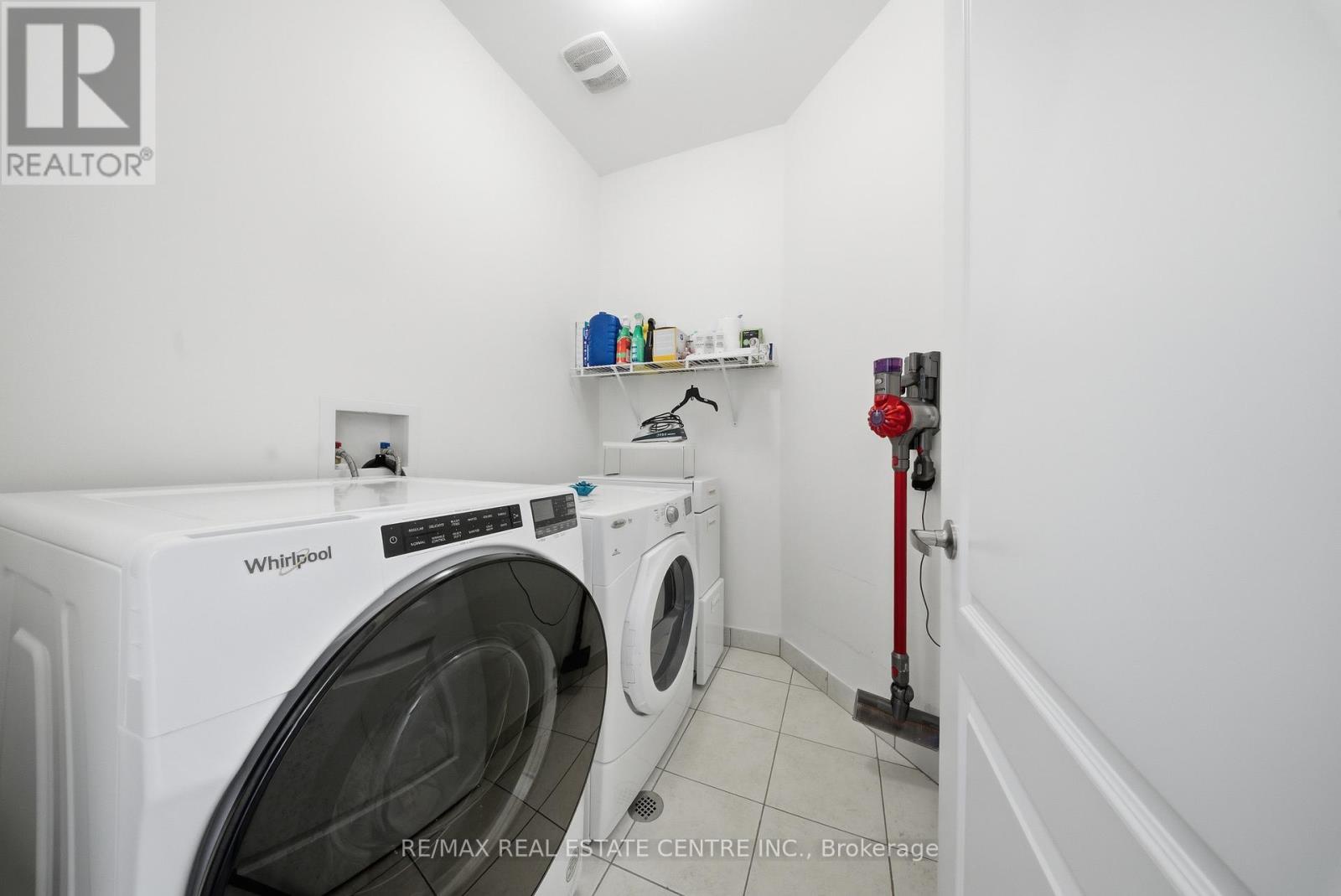 8 BRISTLEWOOD CRESCENT - 31