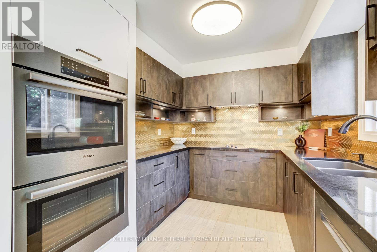 7 COSSAR DRIVE - 15