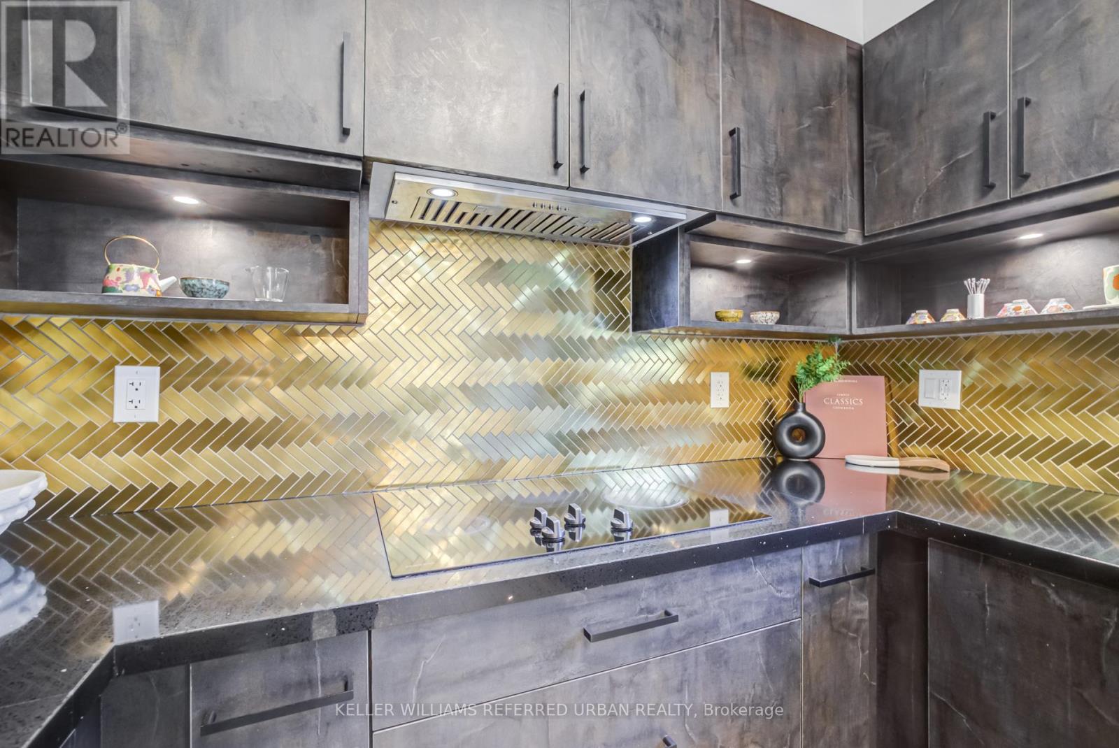7 COSSAR DRIVE - 16