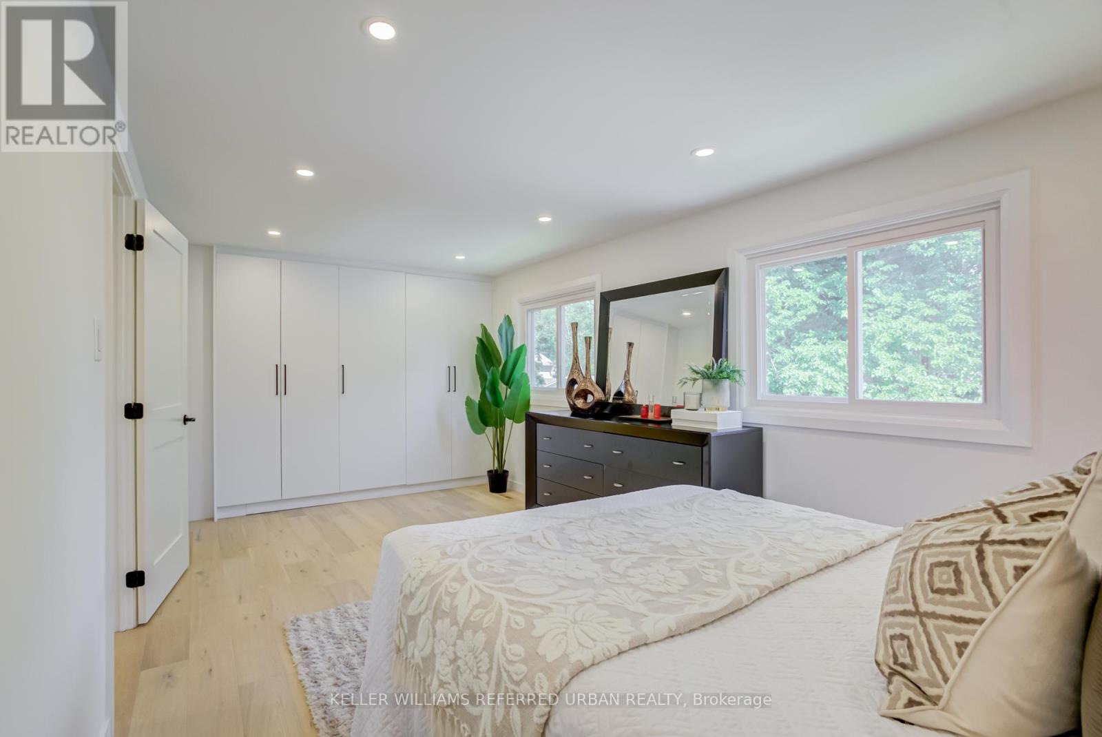 7 COSSAR DRIVE - 20