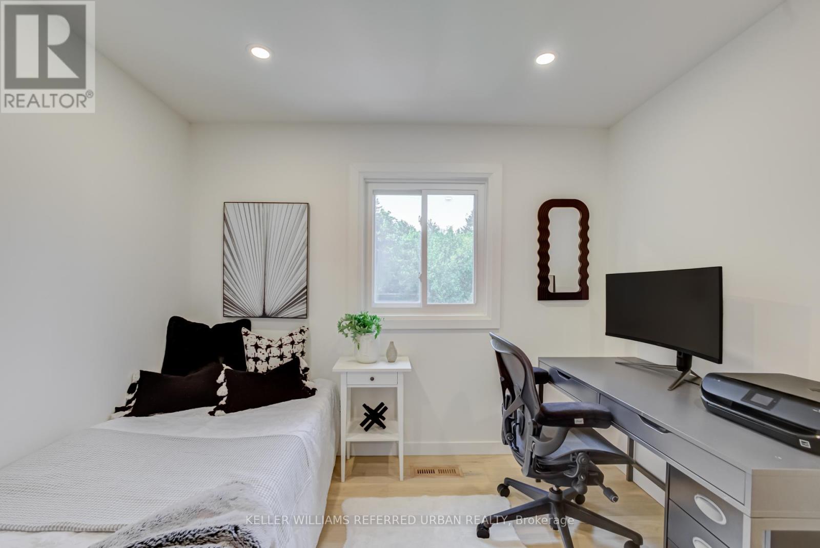 7 COSSAR DRIVE - 27