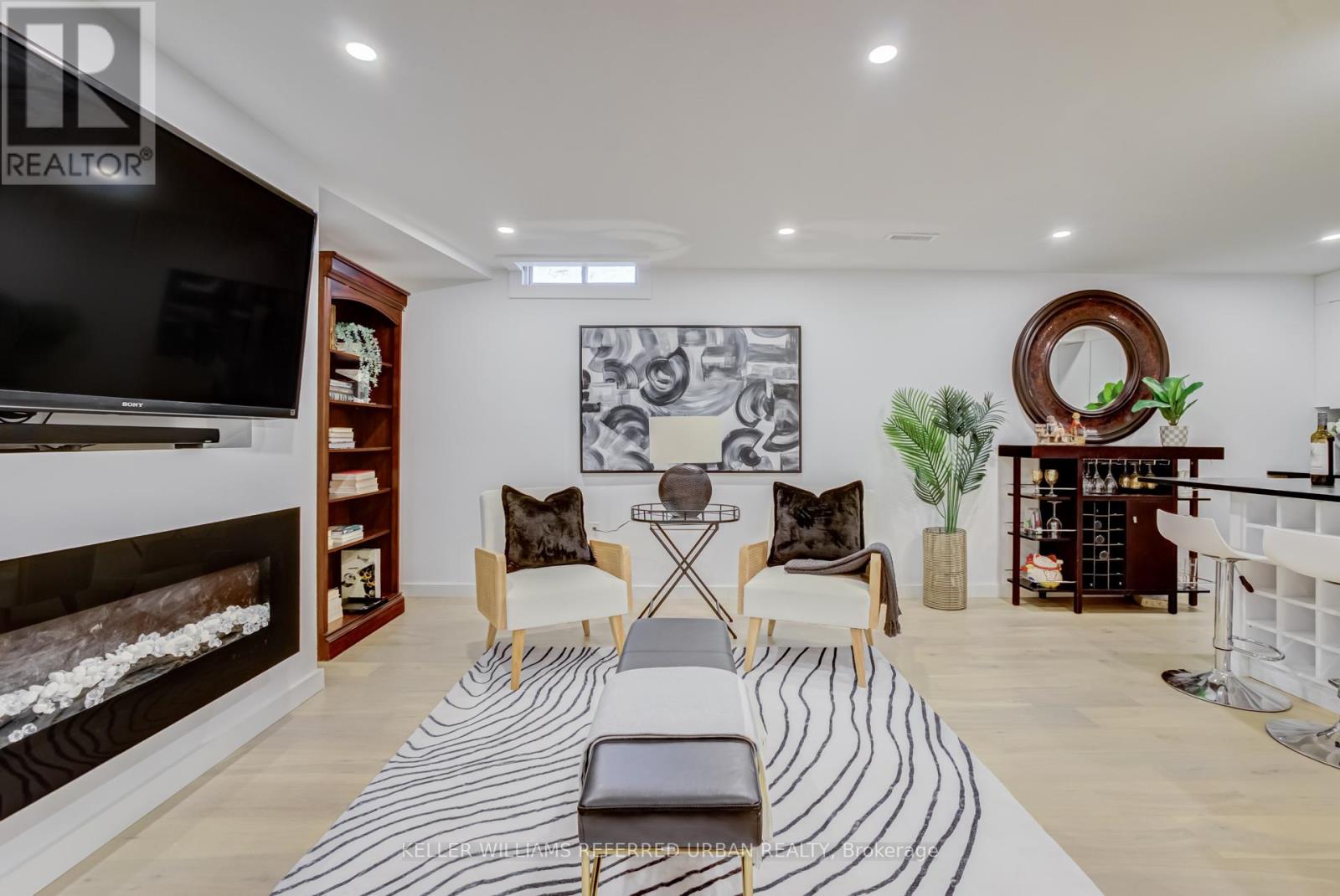 7 COSSAR DRIVE - 35