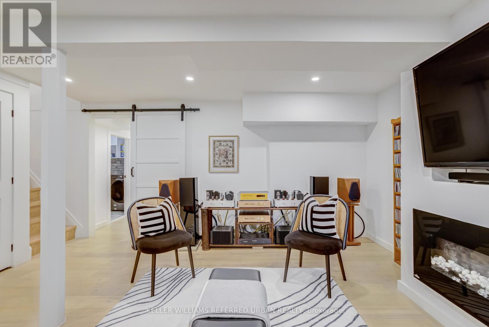 7 COSSAR DRIVE - 39
