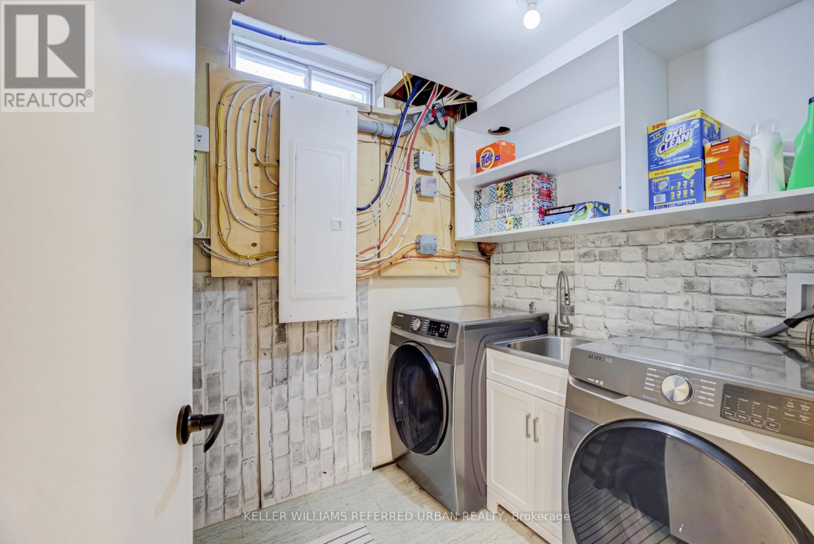 7 COSSAR DRIVE - 46