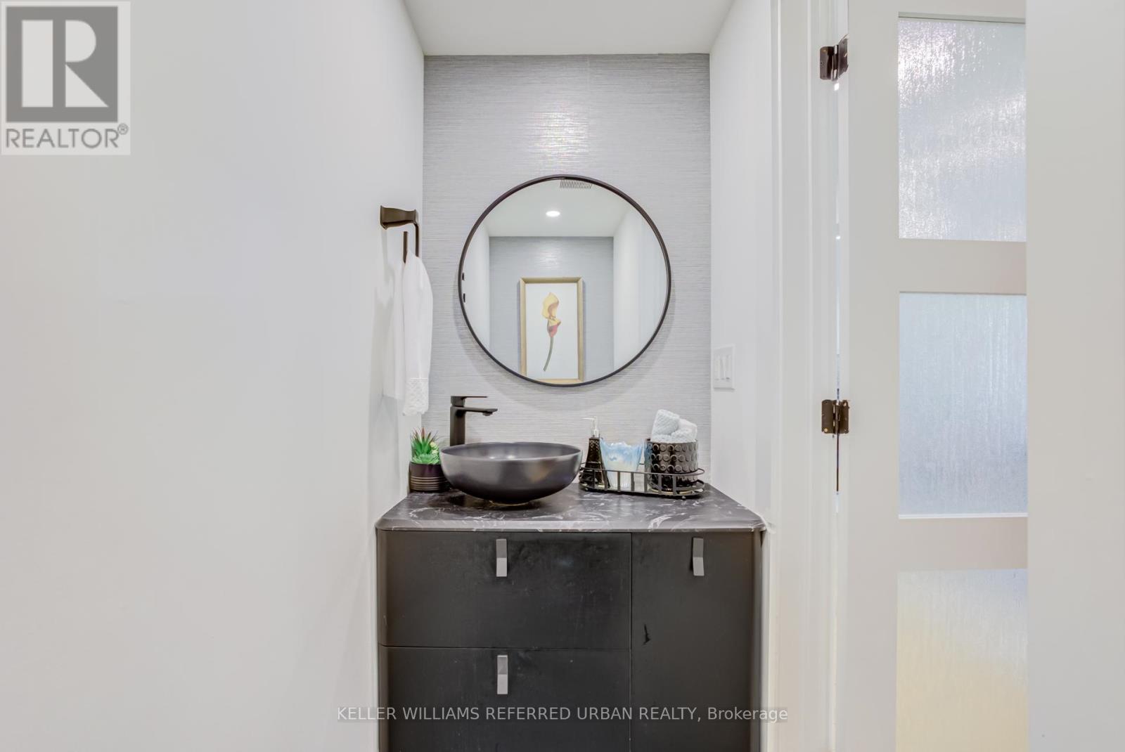 7 COSSAR DRIVE - 5