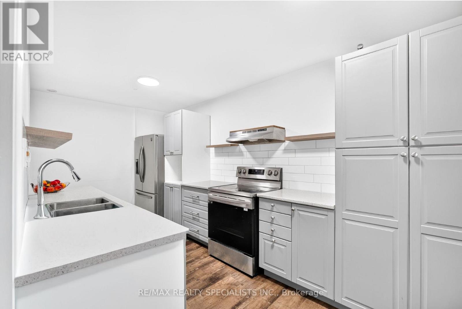 24 GARRISON SQUARE - 11
