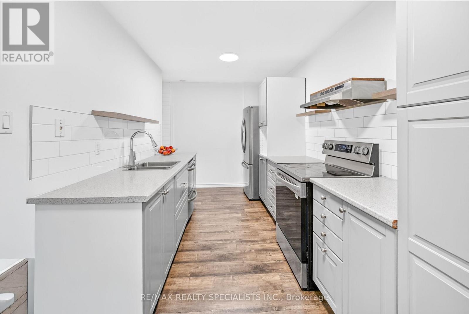 24 GARRISON SQUARE - 13