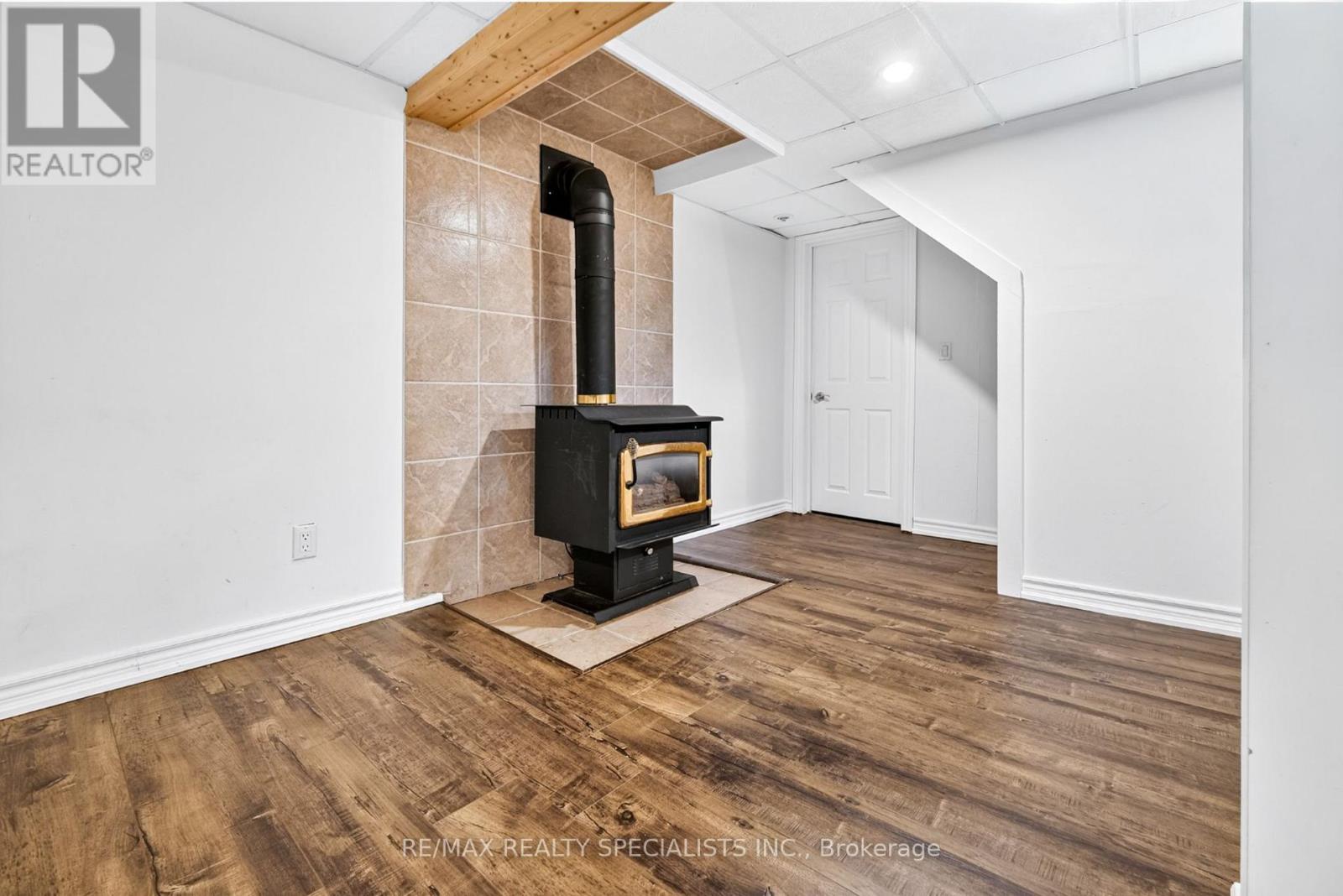24 GARRISON SQUARE - 34