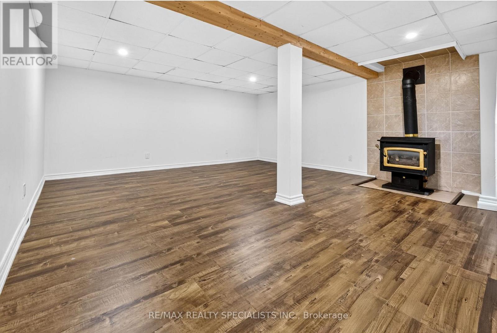 24 GARRISON SQUARE - 36