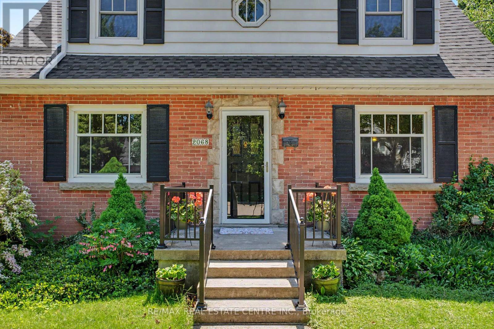 2068 WELLINGTON AVENUE - 2