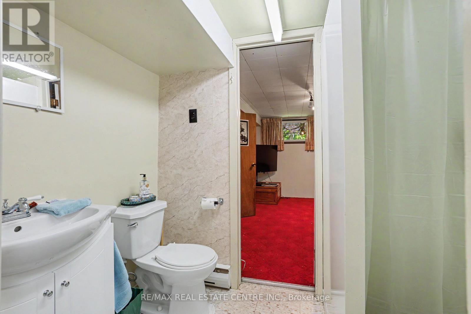 2068 WELLINGTON AVENUE - 20