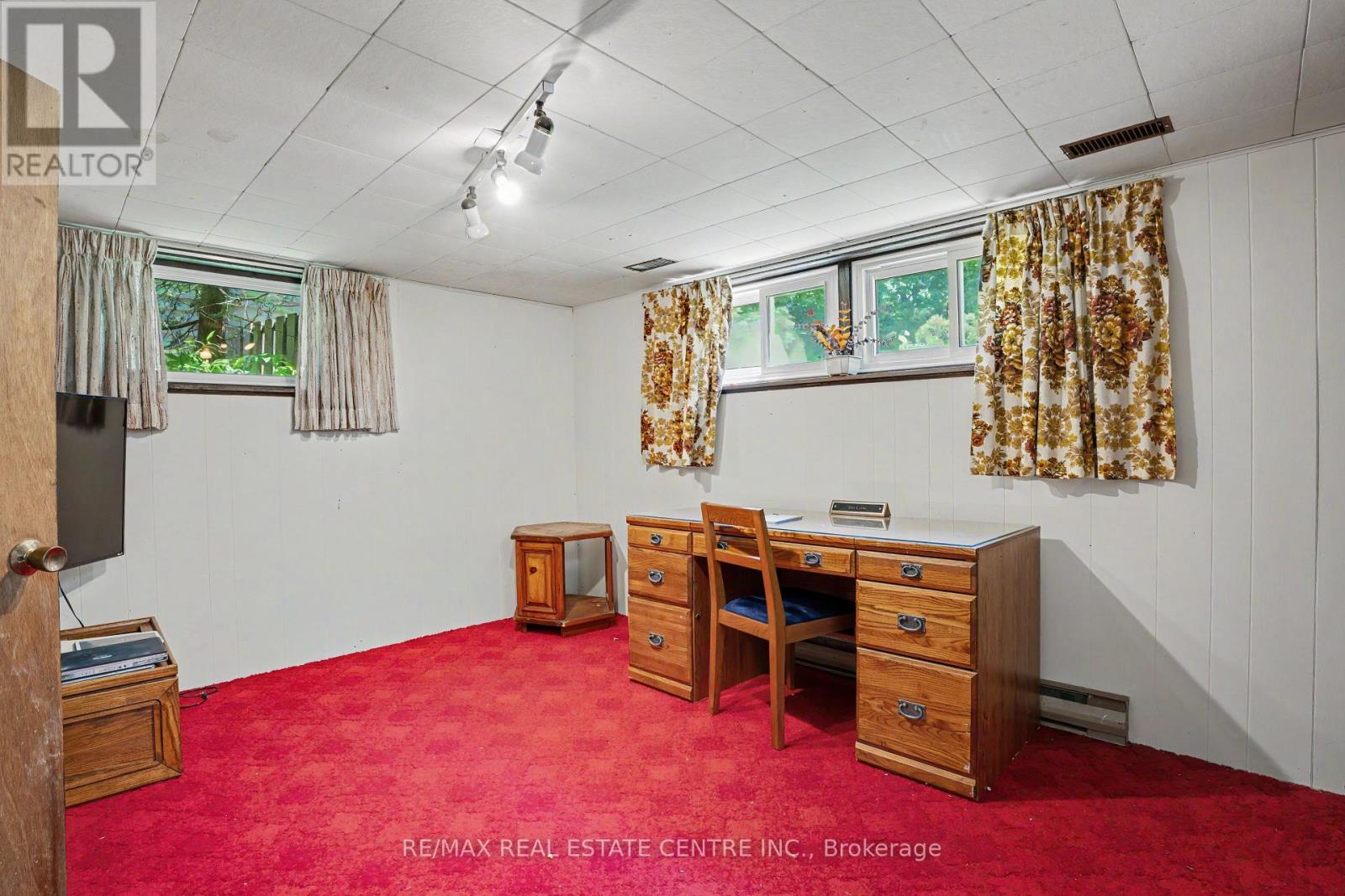2068 WELLINGTON AVENUE - 22
