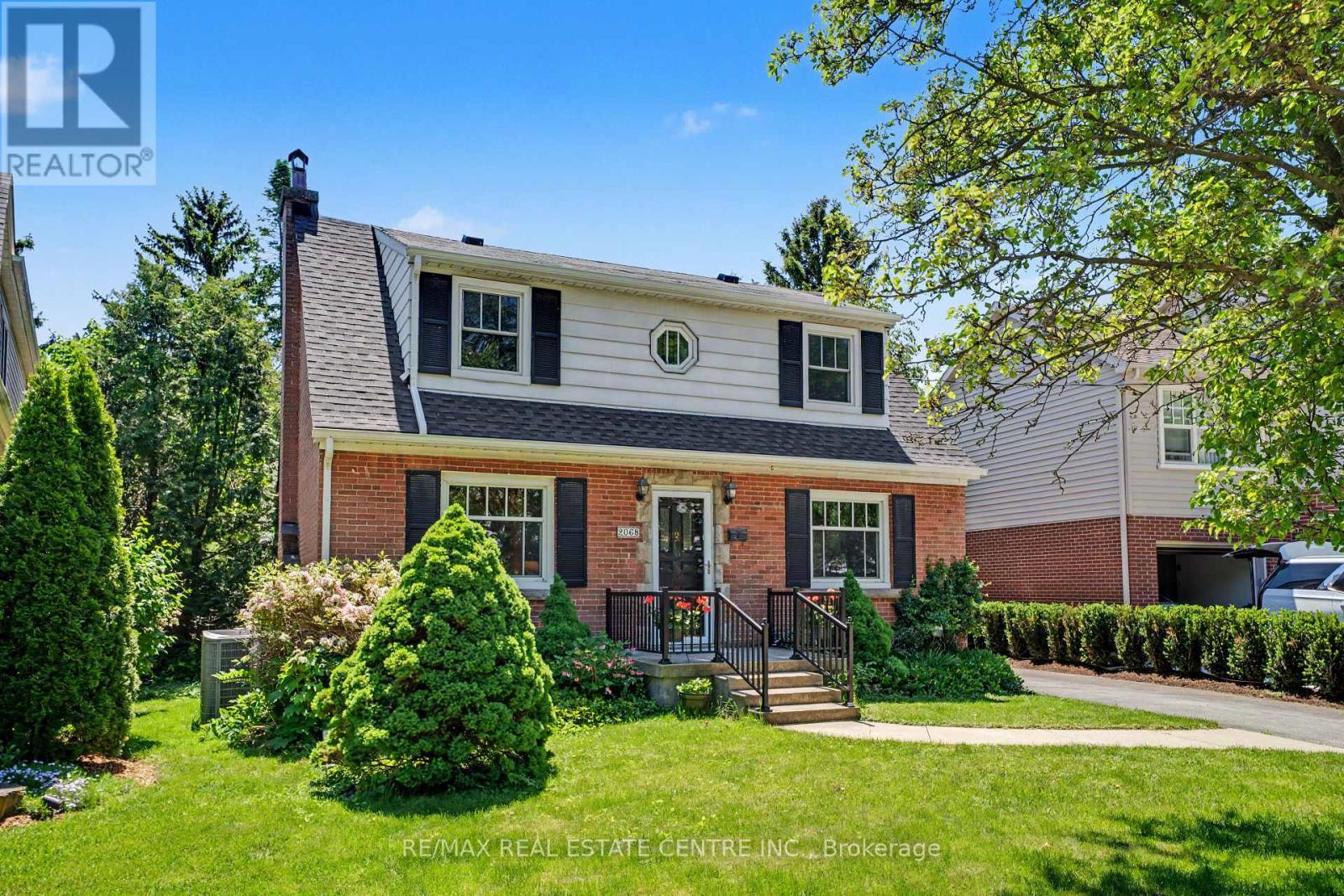 2068 WELLINGTON AVENUE - 3