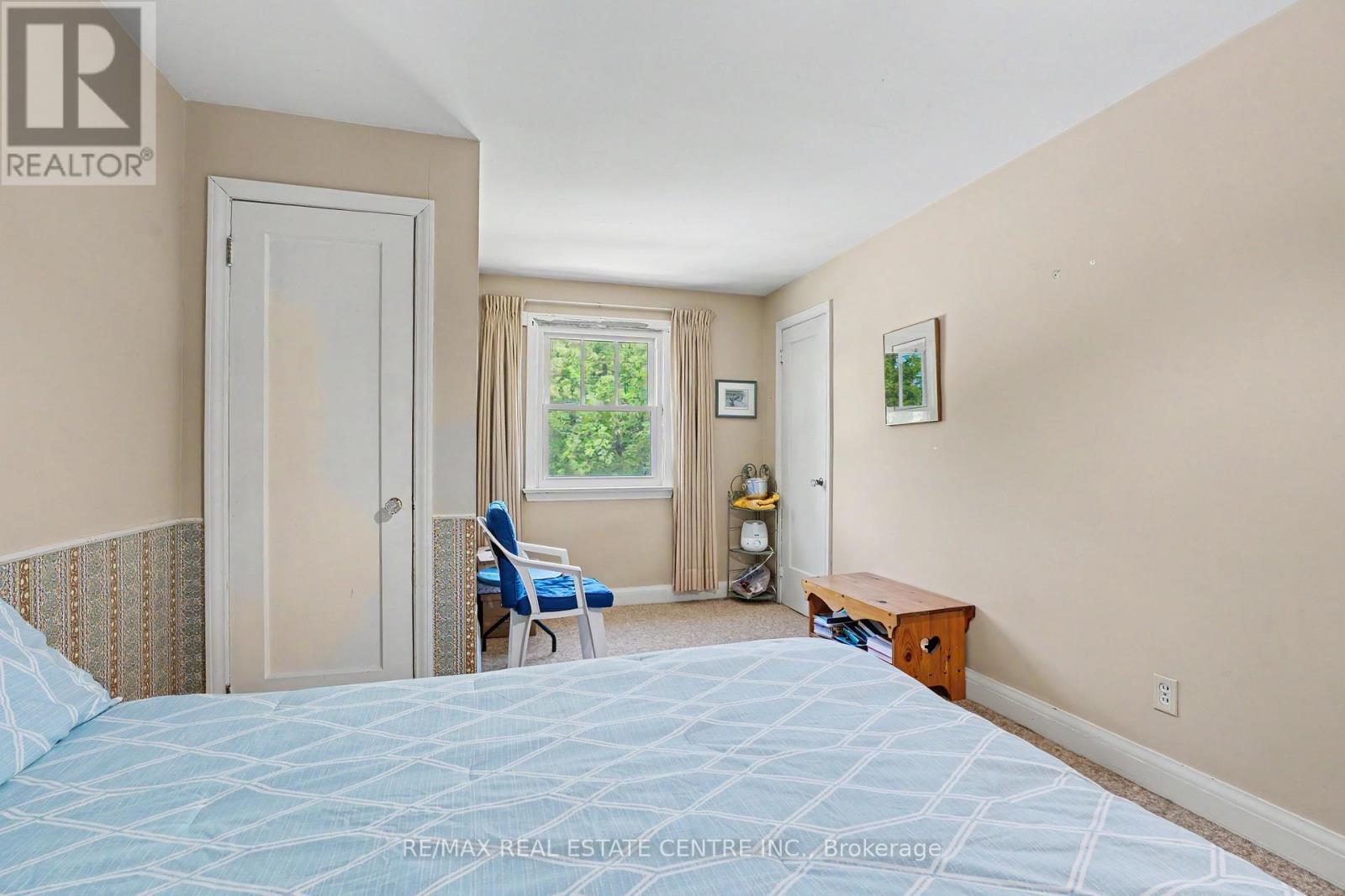 2068 WELLINGTON AVENUE - 31