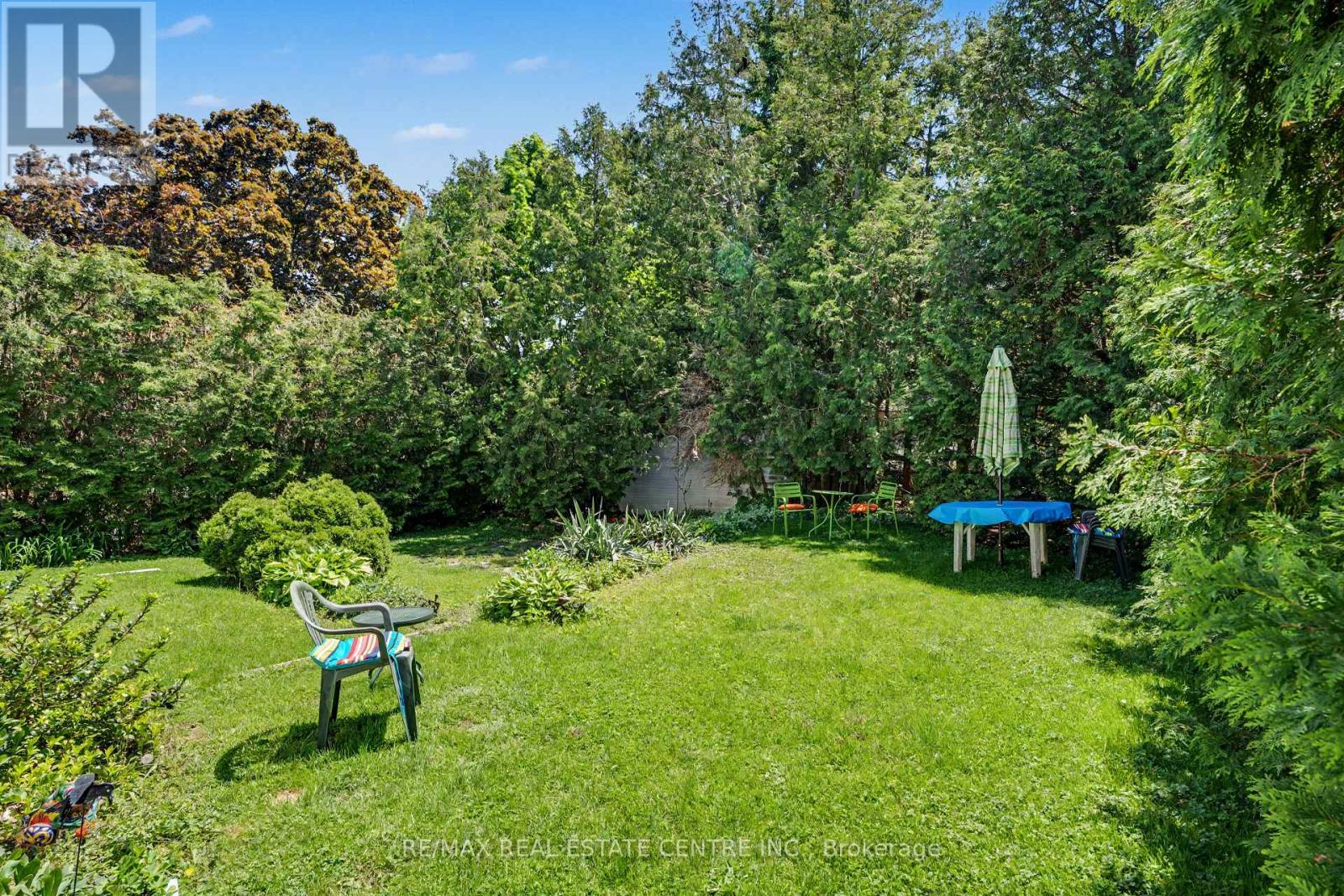 2068 WELLINGTON AVENUE - 44