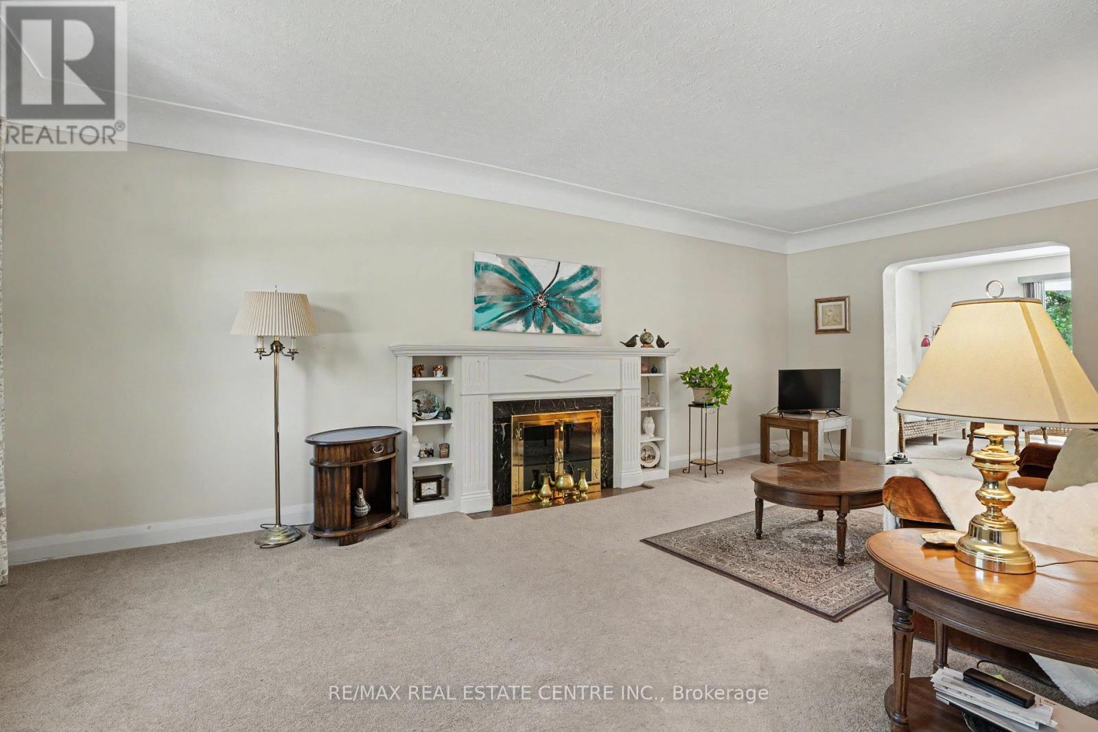 2068 WELLINGTON AVENUE - 7