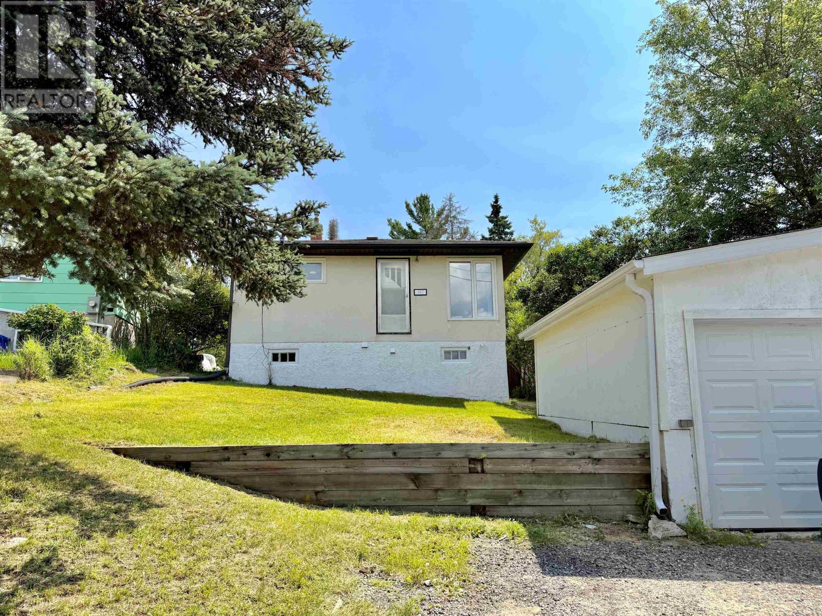 197 Scramble Ave - 31