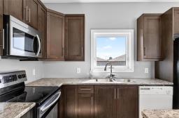 Living room - 49 Parkhill Crescent, Steinbach, MB R5G0Z3 Photo 9