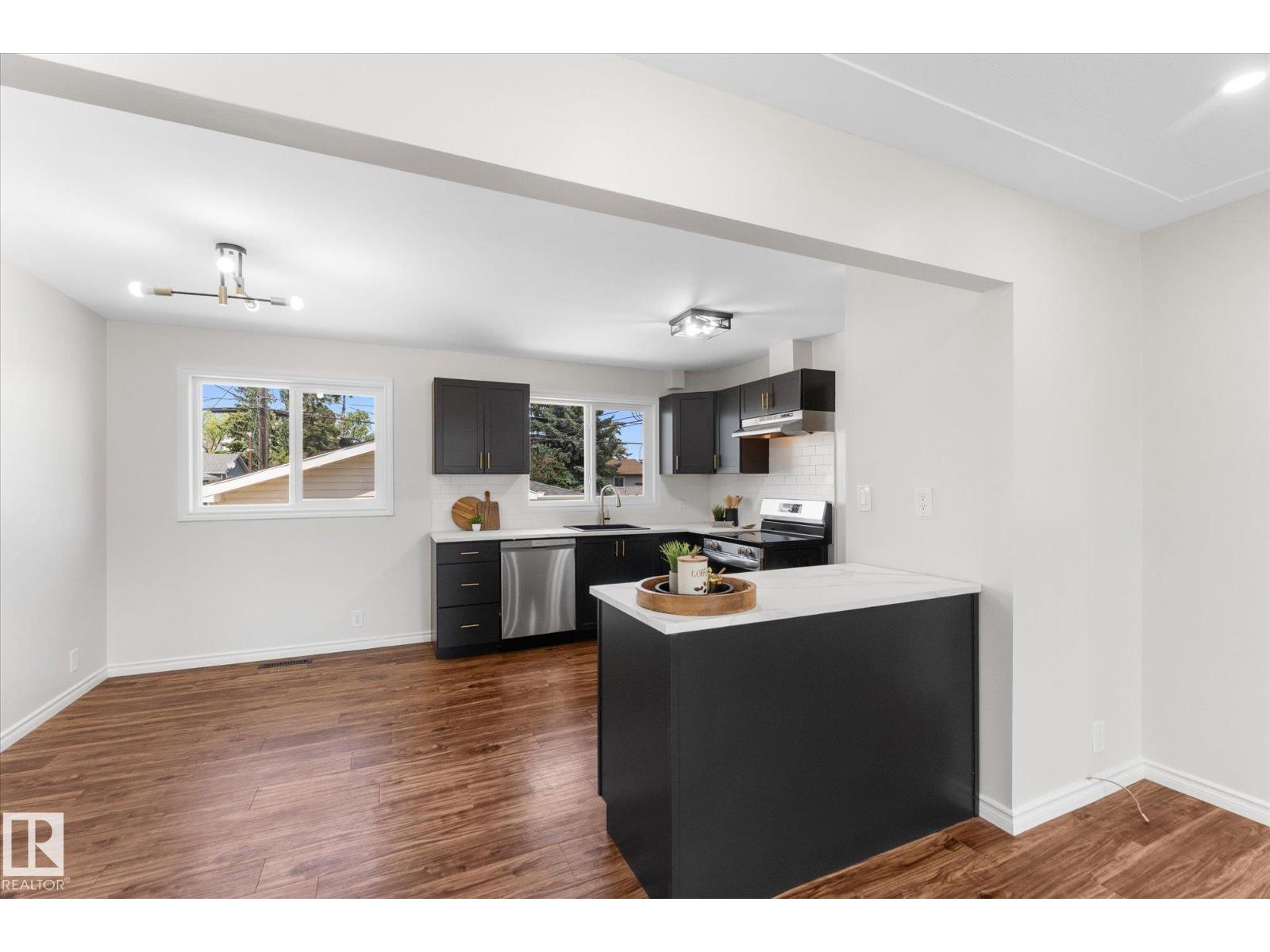 11212 136 AV NW - 11