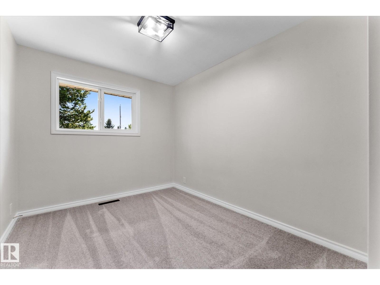 11212 136 AV NW - 13