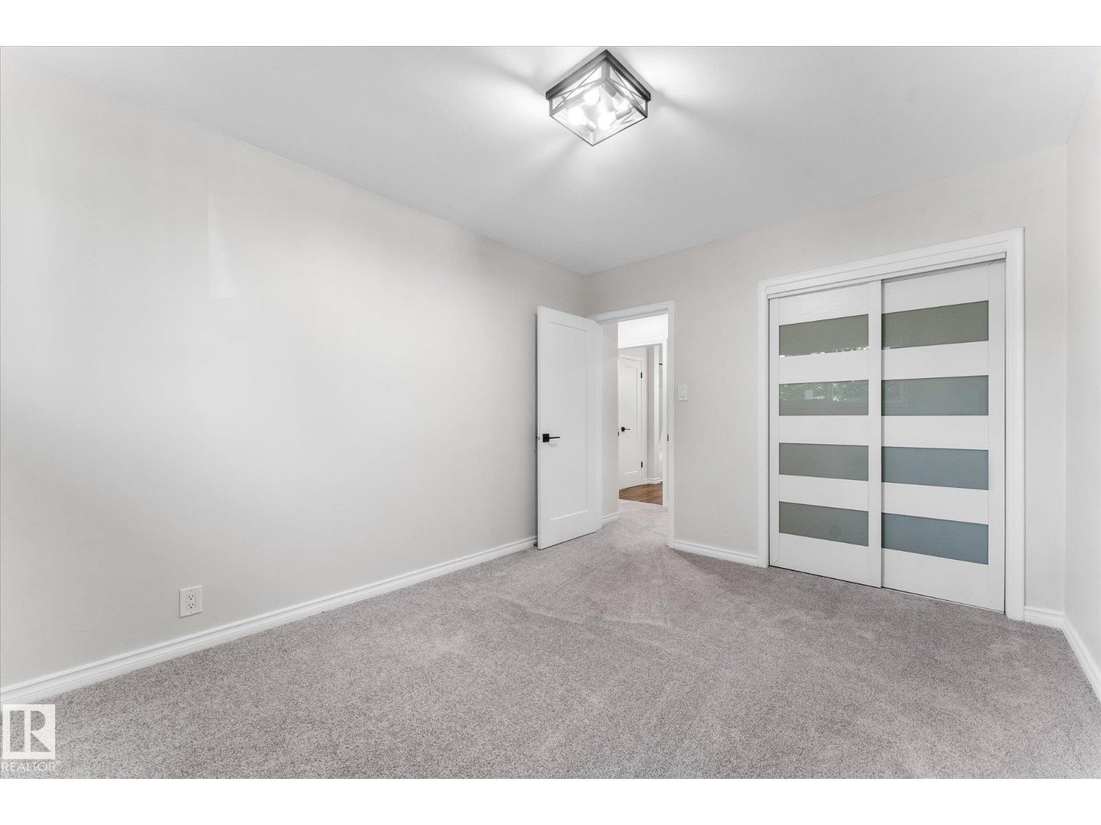 11212 136 AV NW - 18