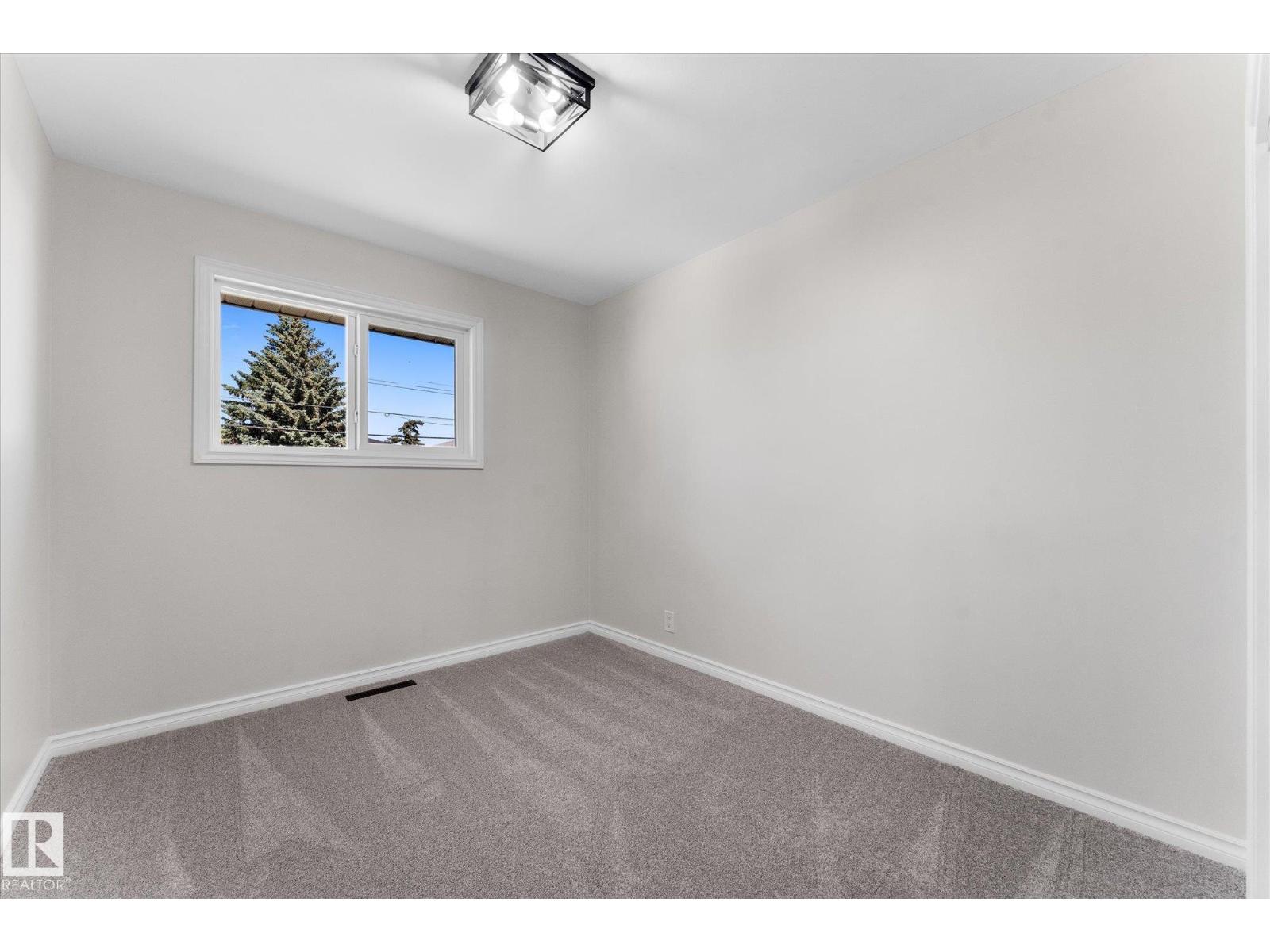 11212 136 AV NW - 19