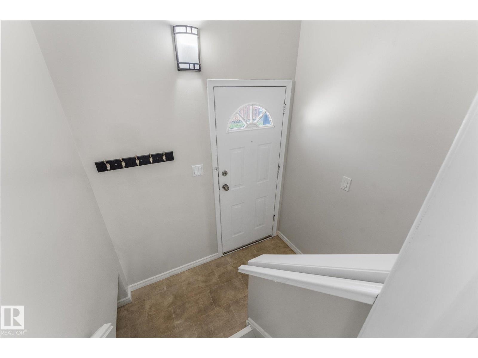11212 136 AV NW - 21