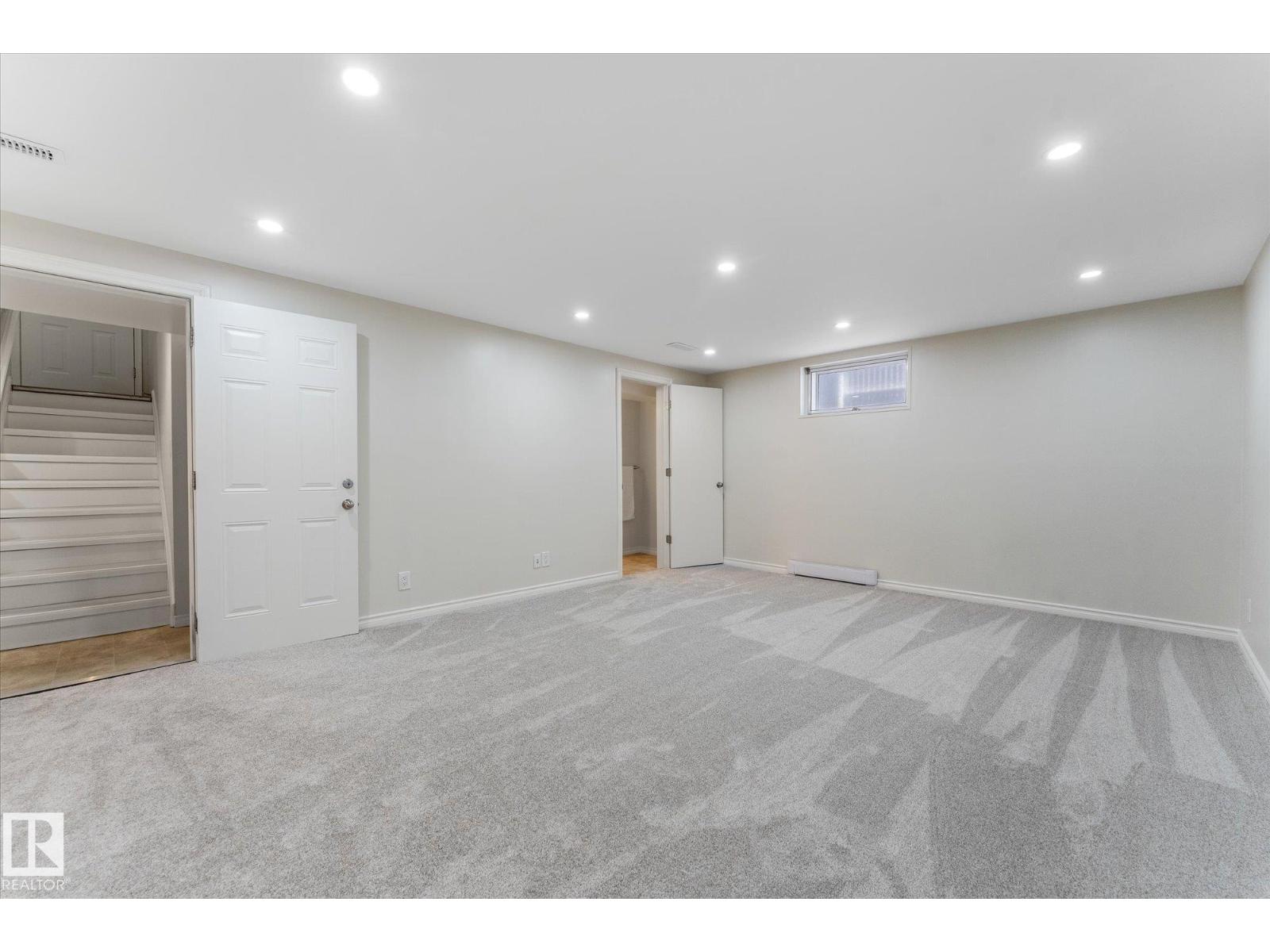 11212 136 AV NW - 24