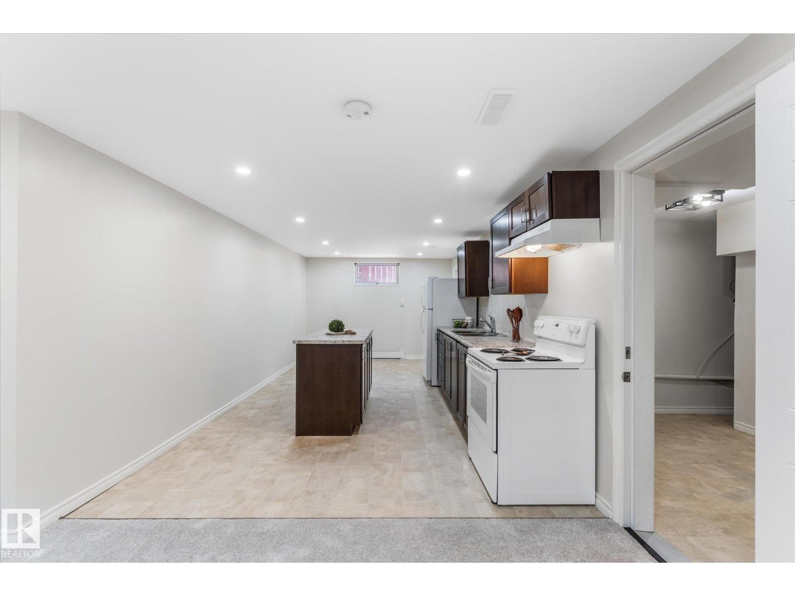 11212 136 AV NW - 25