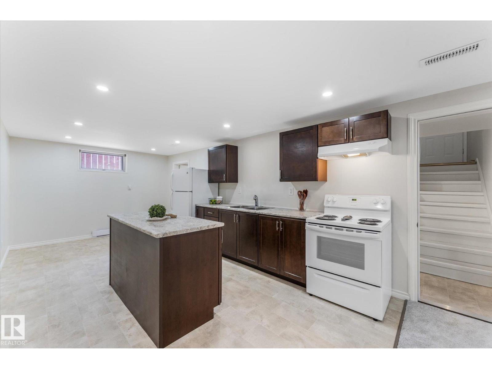 11212 136 AV NW - 26