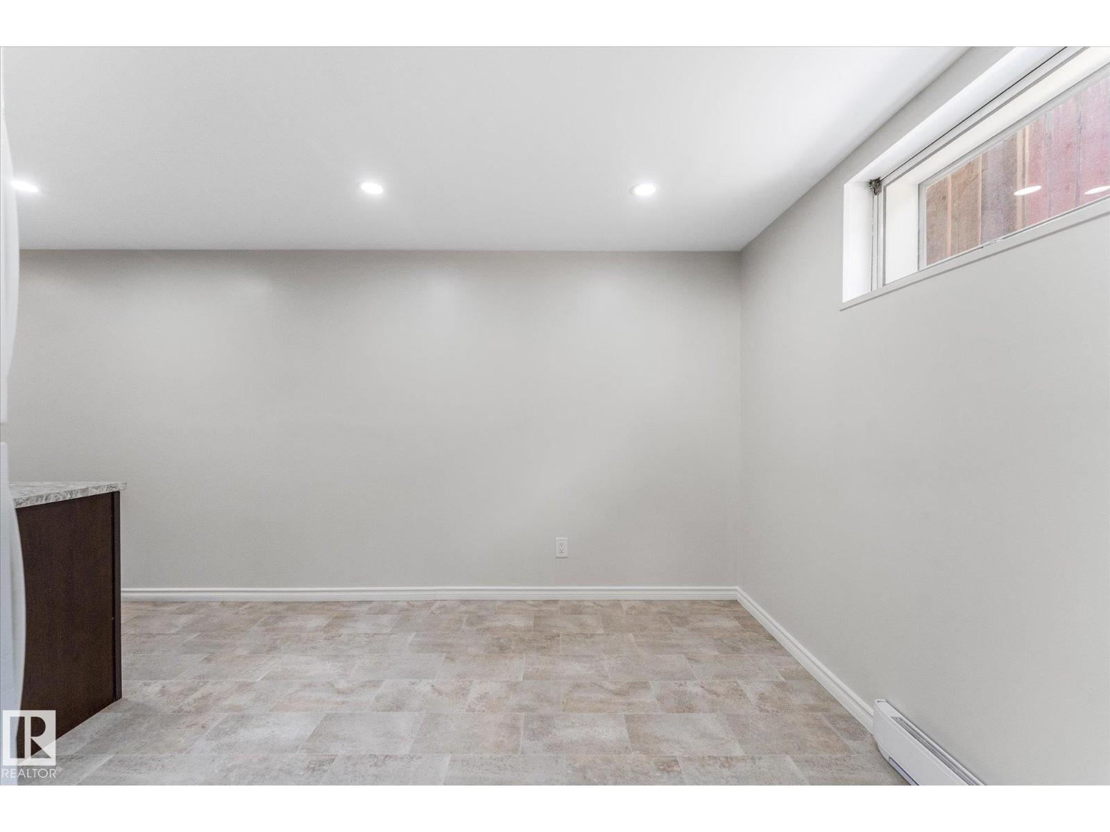 11212 136 AV NW - 29