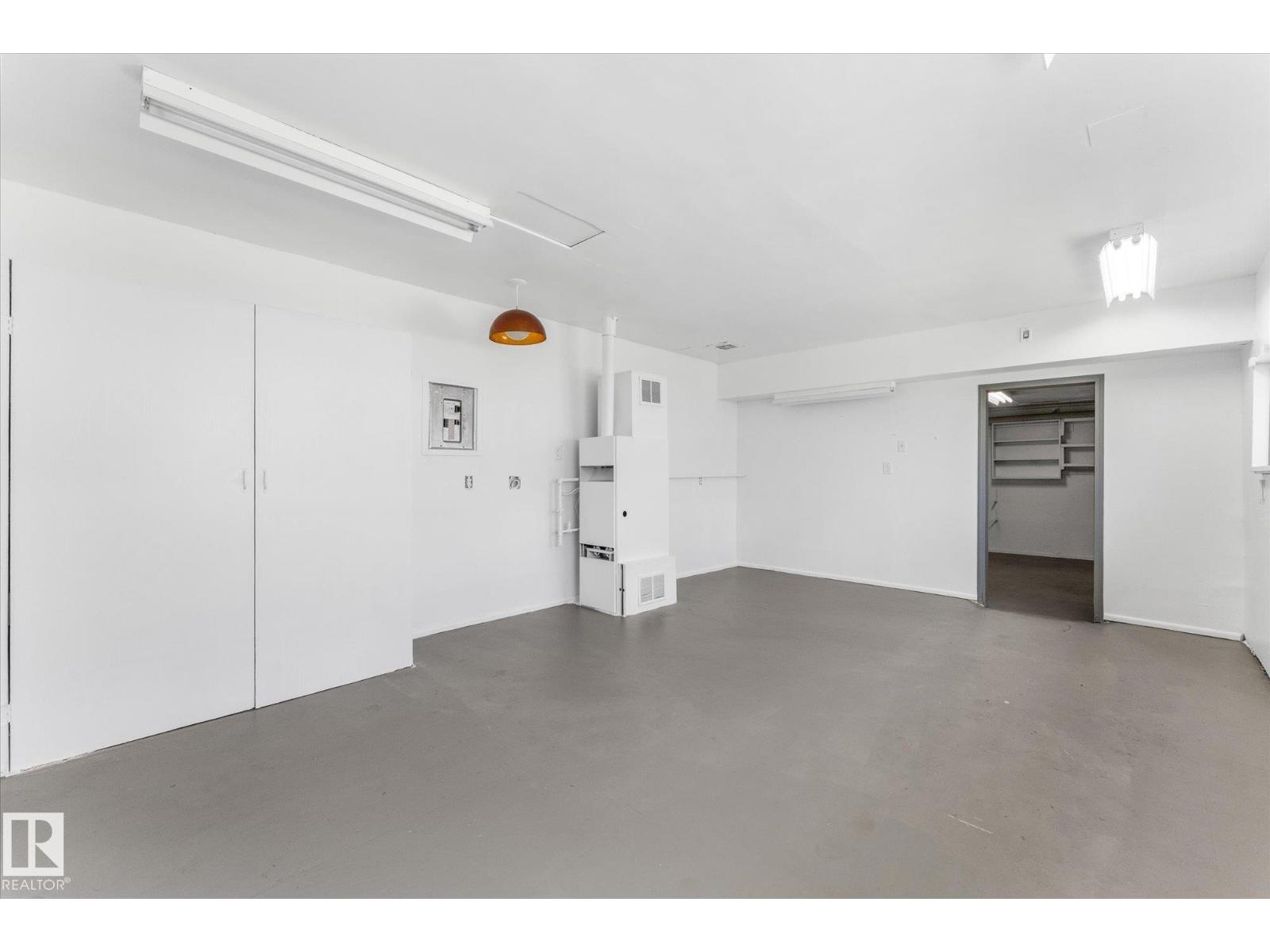 11212 136 AV NW - 33