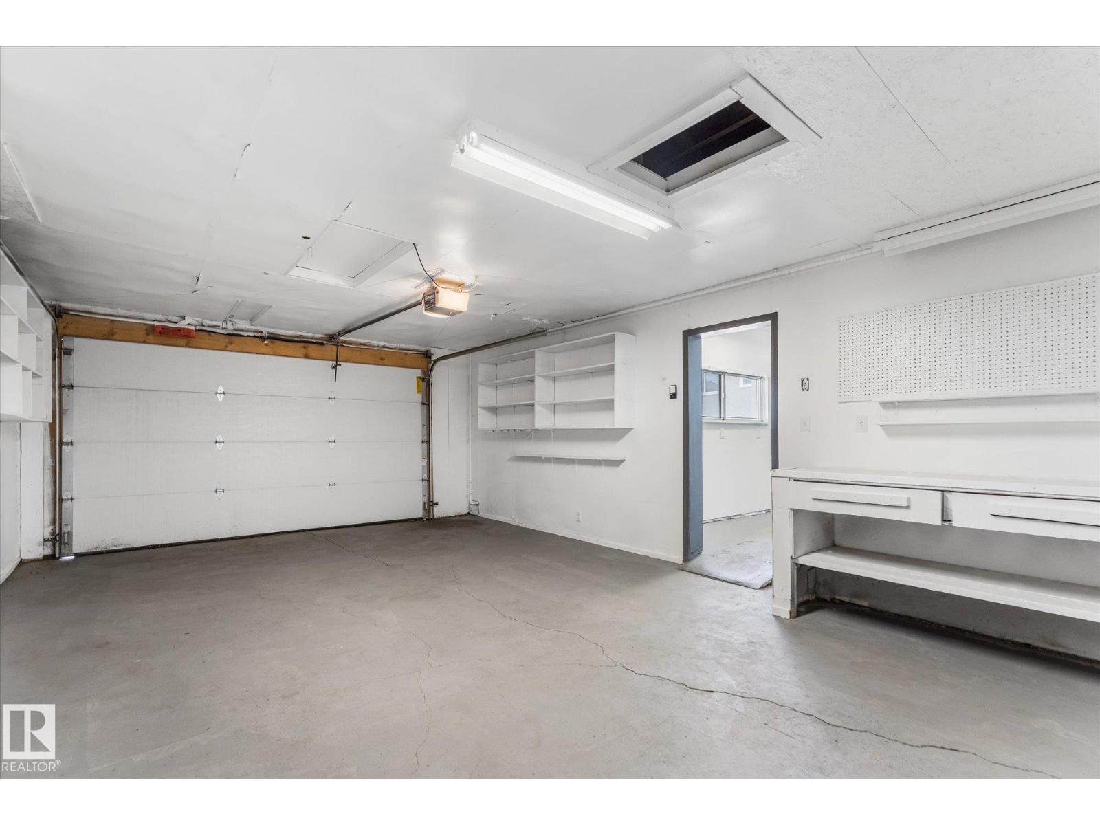 11212 136 AV NW - 35