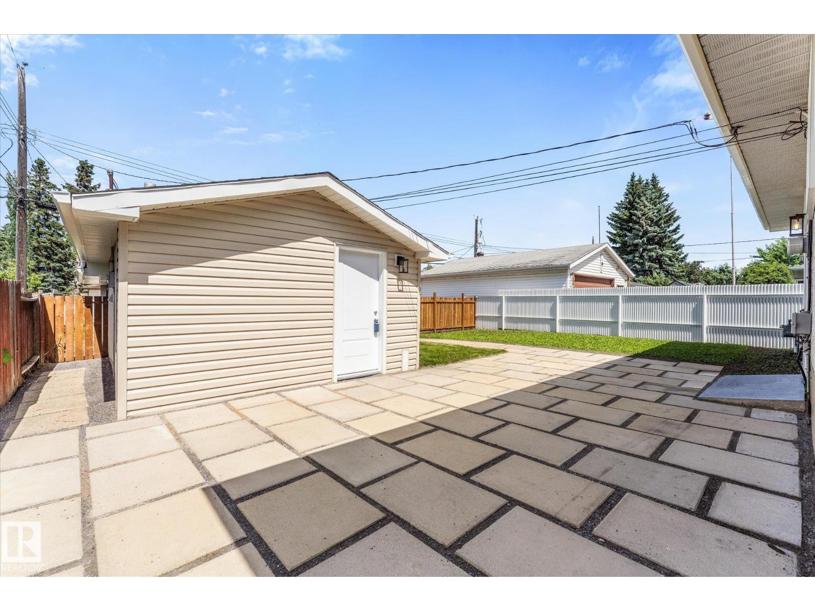11212 136 AV NW - 37