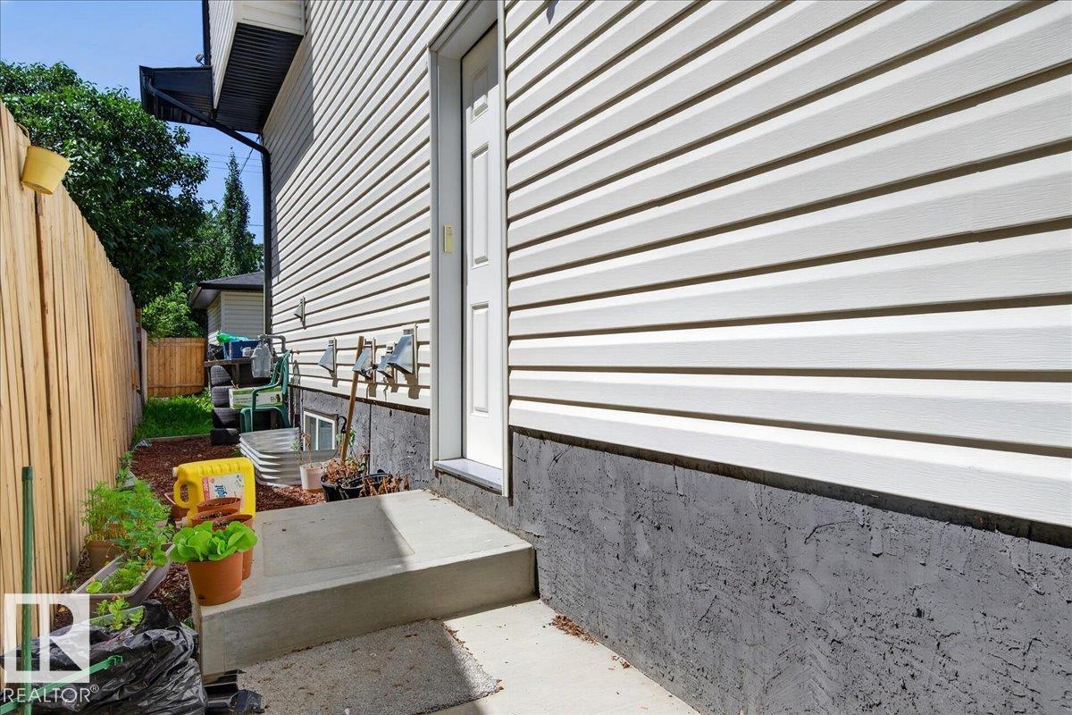 7332-7334 77 ST NW - 26