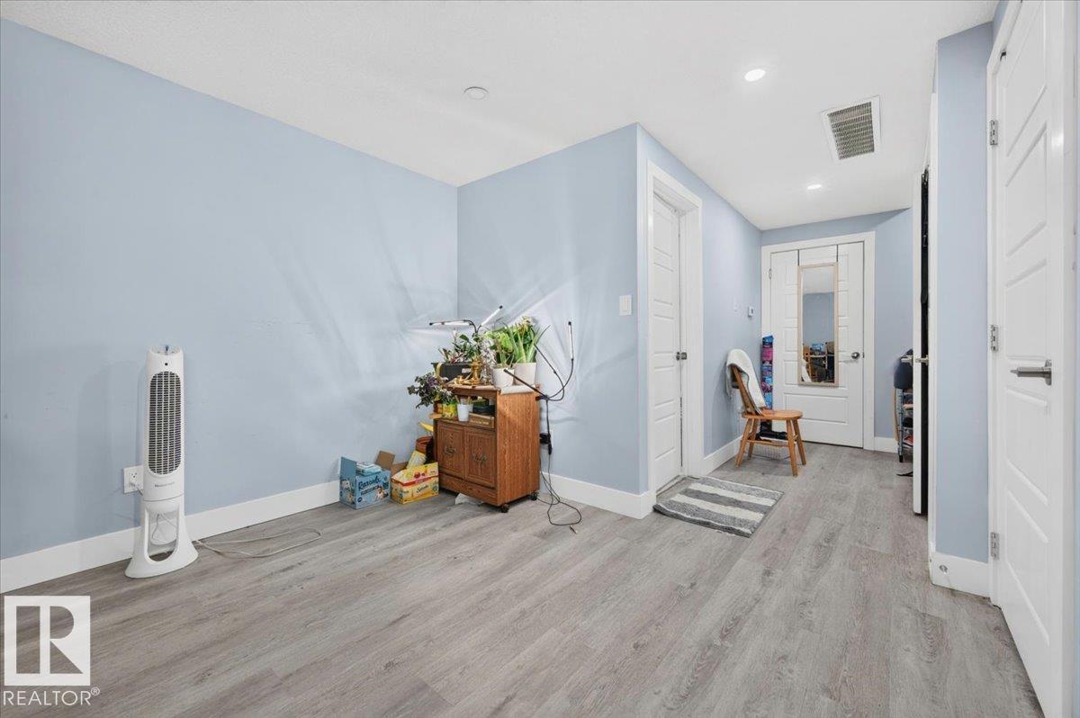 7332-7334 77 ST NW - 32