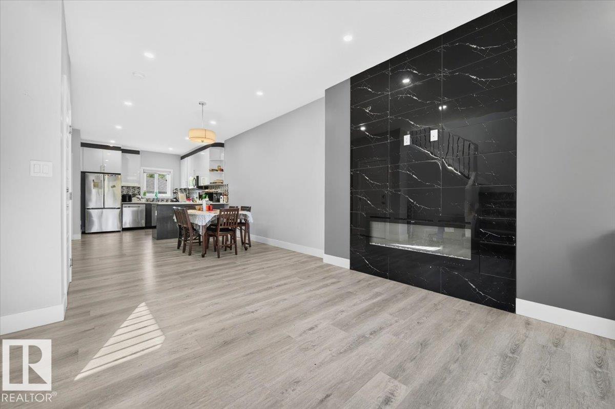 7332-7334 77 ST NW - 4