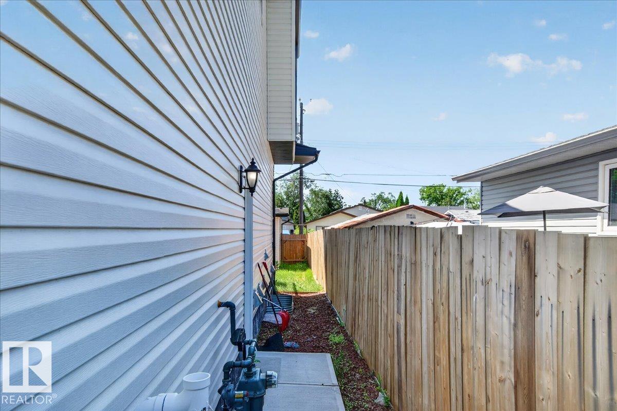 7332-7334 77 ST NW - 44