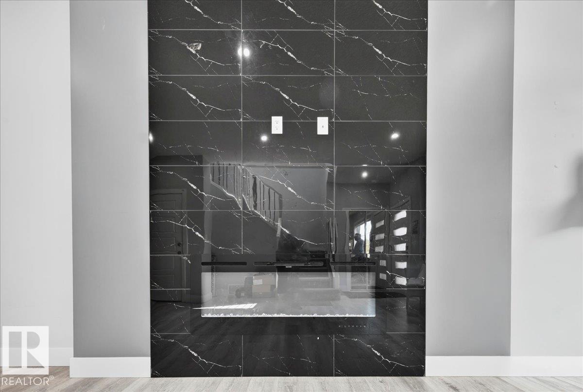 7332-7334 77 ST NW - 5
