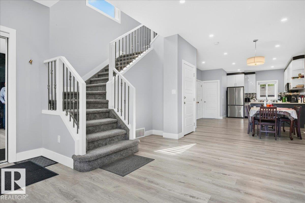7332-7334 77 ST NW - 7