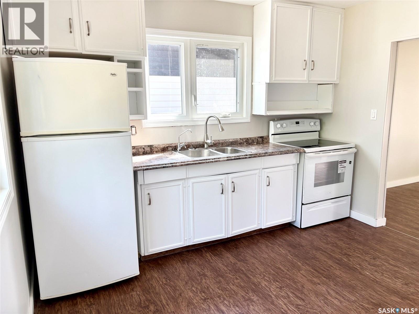 313 Myrtle AVENUE N - 5