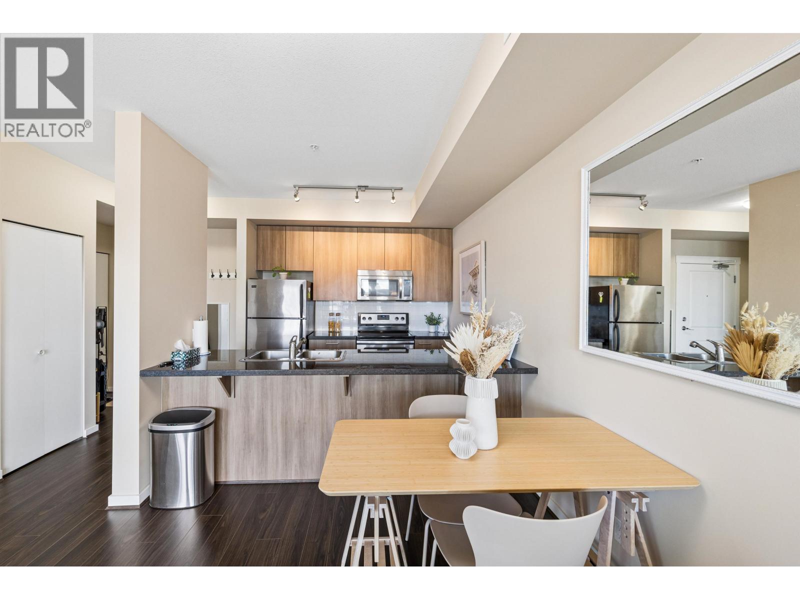 2 Bed, 1 Bath Apartment for Sale in Richmond – 366 4099 STOLBERG STREET, Richmond – MLS# R3145585 - Image 6